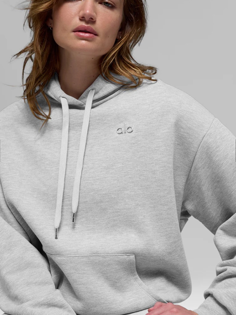 ALO Yoga Women’s grey accolade pullover hoodie